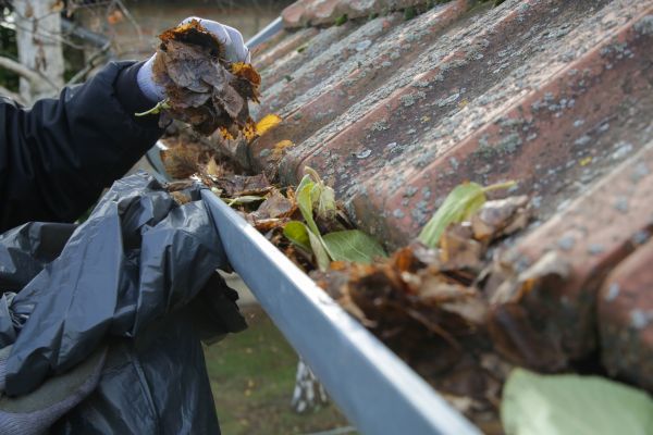 Commercial Gutter Unclogging in Perrysburg